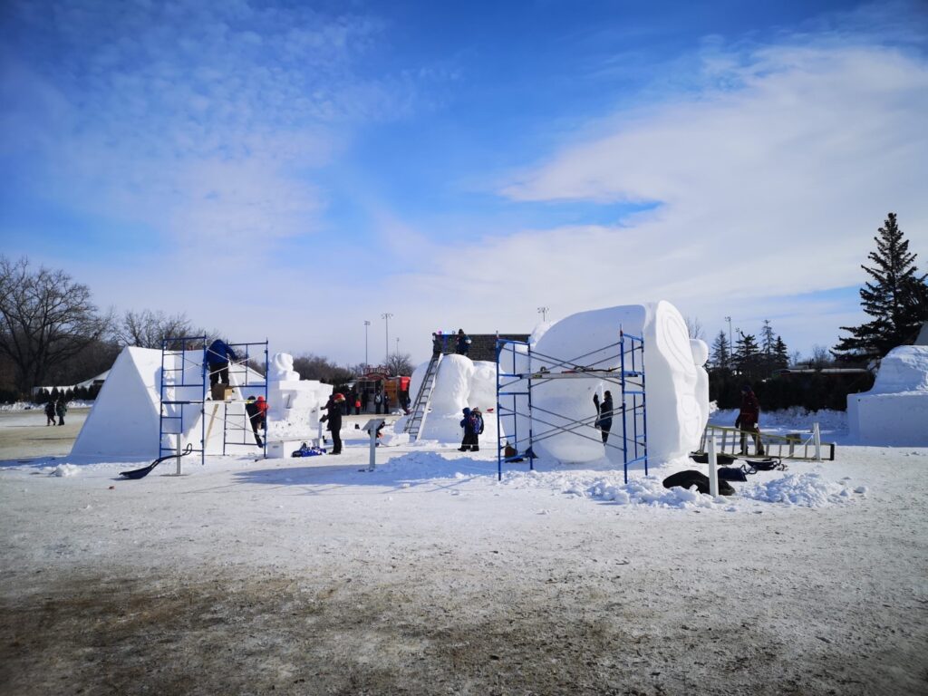 Winnipeg Manitoba City Festival Voyageur FestivalduVoyageur Sculpture Snow SnowSculpture Volunteer Volunteering