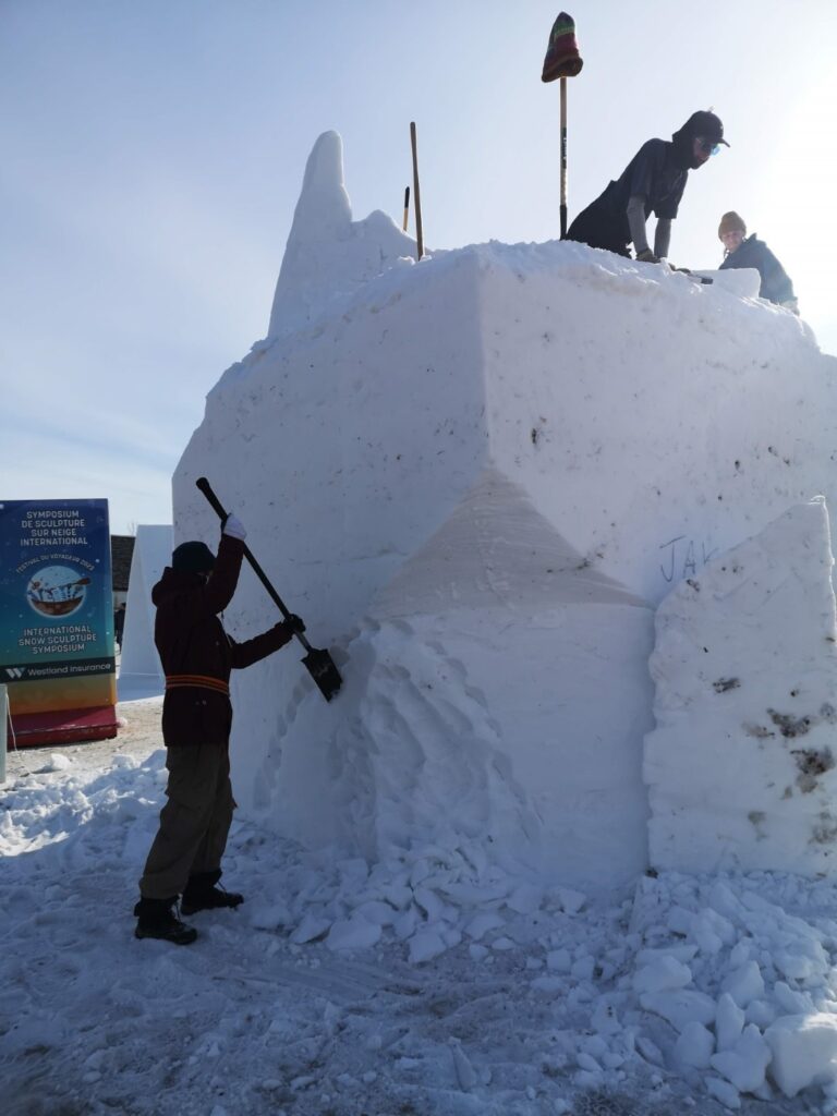 Winnipeg Manitoba City Festival Voyageur FestivalduVoyageur Sculpture Snow SnowSculpture Etienne Volunteer Volunteering