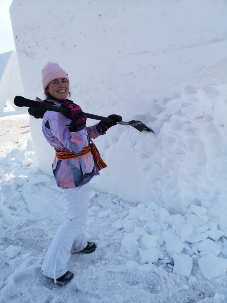 Winnipeg Manitoba City Festival Voyageur FestivalduVoyageur Sculpture Snow SnowSculpture Ceri Volunteer Volunteering