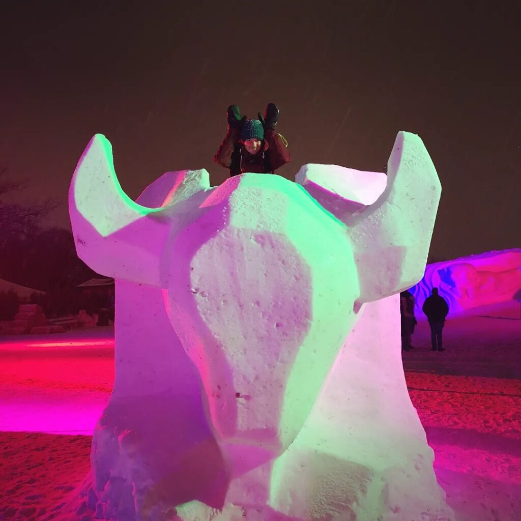 Winnipeg Manitoba City Festival Voyageur FestivalduVoyageur Sculpture Snow SnowSculpture Etienne Bull