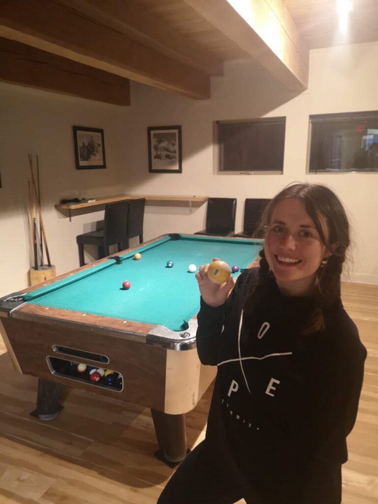 Canmore Alberta Hostel Ceri Pool Banff Nine-Ball