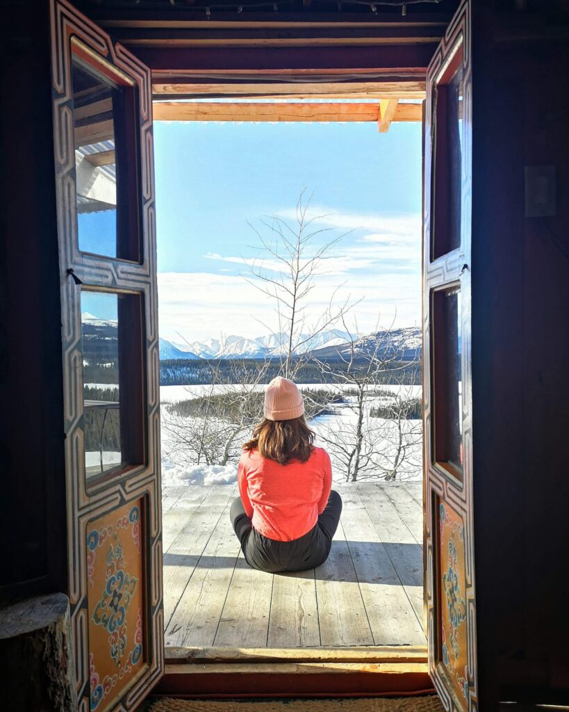 Whitehorse Yukon Yurt  Ceri View Mountains Lake